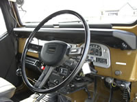 Vintage BJ Toyota Land Cruiser Diesel Lug top : Interior view