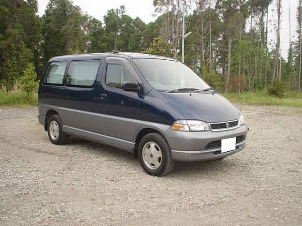 1995 Granvia Diesel wagon /Front View